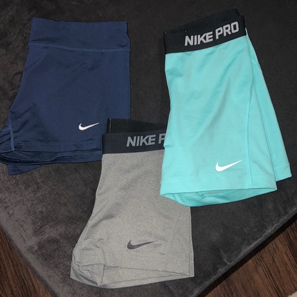 Nike Pants - Bundle of 3 Nike spandex’s size medium- price is for all 3